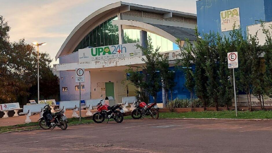 Bebendo em praça, rapaz é esfaqueado 'do nada' por desconhecido em Campo Grande 