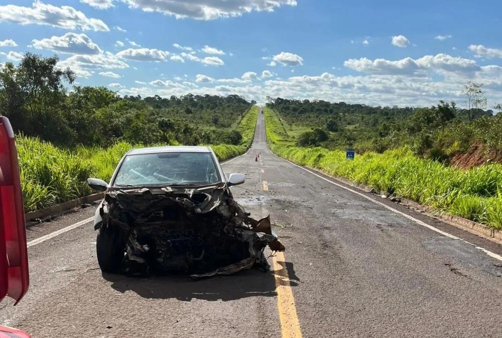 Colisão entre carro e caminhão é registrada na MS-040 em Santa Rita do Pardo Colisão entre carro e caminhão é registrada na MS-040 em Santa Rita do Pardo