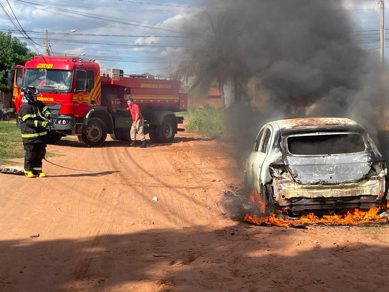 Homem com 38 Passagens pela Polícia Agride a Esposa e Incendeia Carro em Três Lagoas