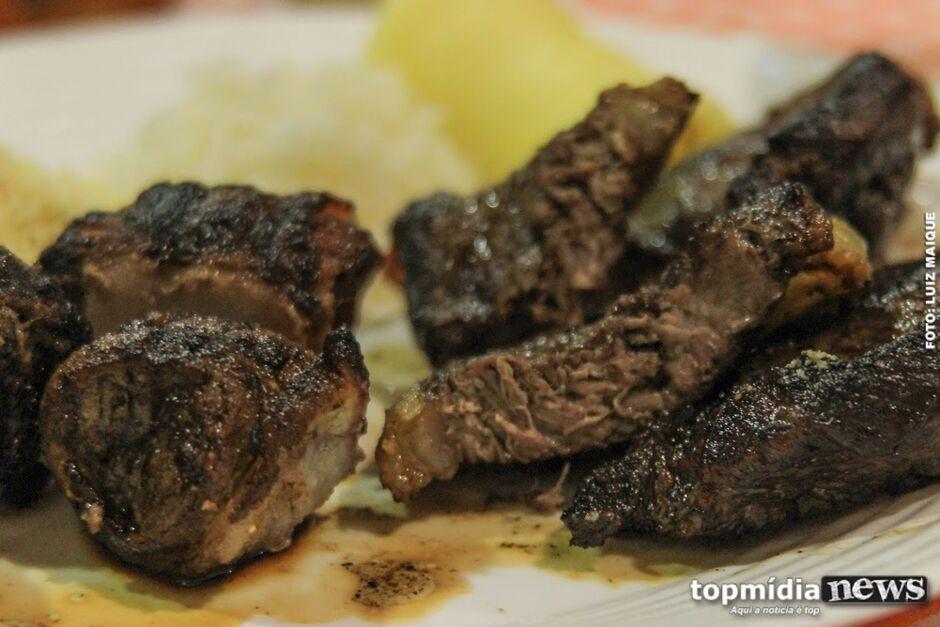 Idoso morre engasgado com carne em Campo Grande Idoso morre engasgado com carne em Campo Grande