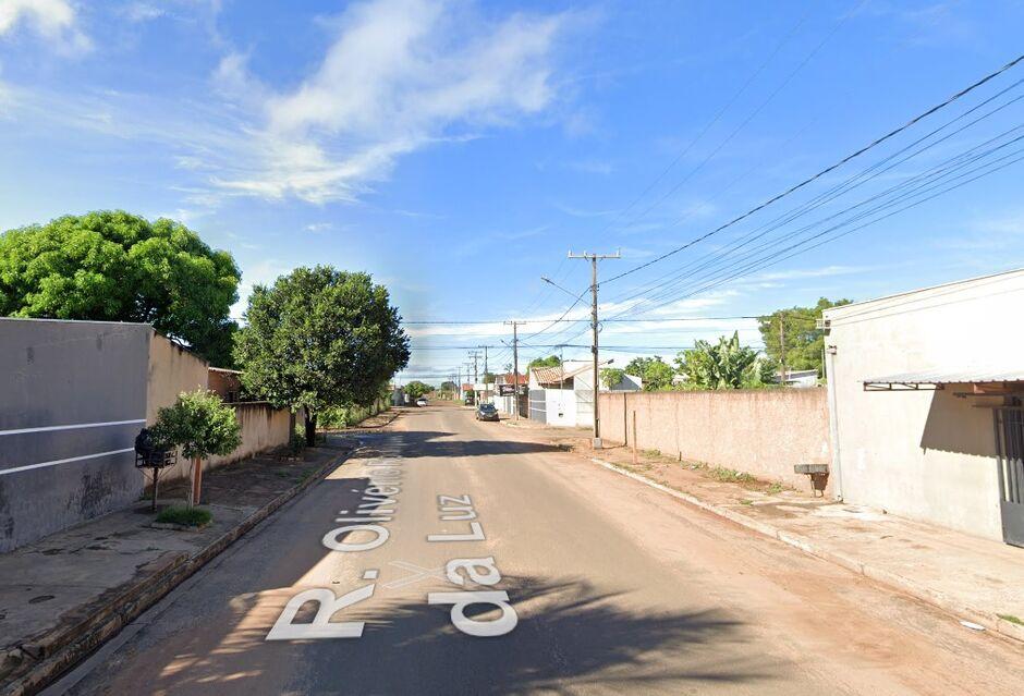 Jovem flagrado empinando moto atropela guarda em Campo Grande Jovem flagrado empinando moto atropela guarda em Campo Grande