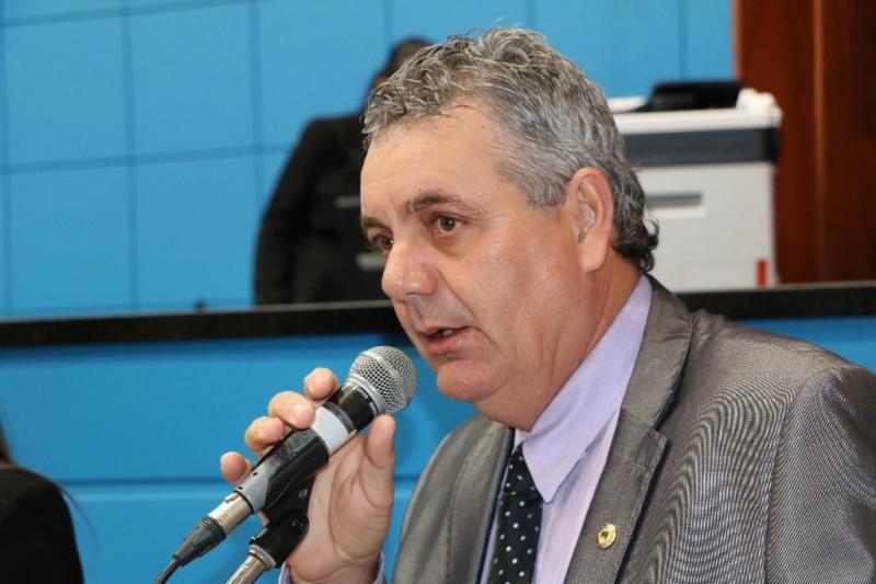 Ângelo Guerreiro registra devolução de caminhonete oficial ao encerrar mandato
