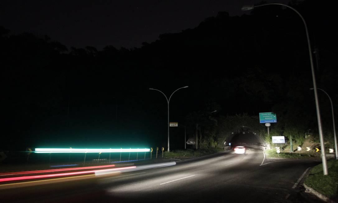 Apagão em Três Lagoas: Moradores enfrentam escuridão e cobram ação da Elektro Apagão em Três Lagoas: Moradores enfrentam escuridão e cobram ação da Elektro
