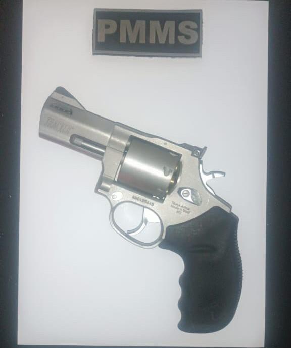 Embriaguez ao Volante e Porte de Arma de Fogo: Motorista de Hilux Causa Acidente e Recusa Teste do Bafômetro em Três Lagoas Embriaguez ao Volante e Porte de Arma de Fogo: Motorista de Hilux Causa Acidente e Recusa Teste do Bafômetro em Três Lagoas