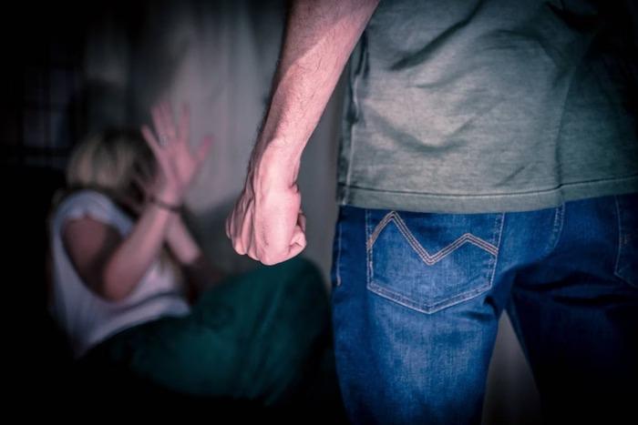 Filho é preso em flagrante por agredir a própria mãe em Costa Rica Filho é preso em flagrante por agredir a própria mãe em Costa Rica