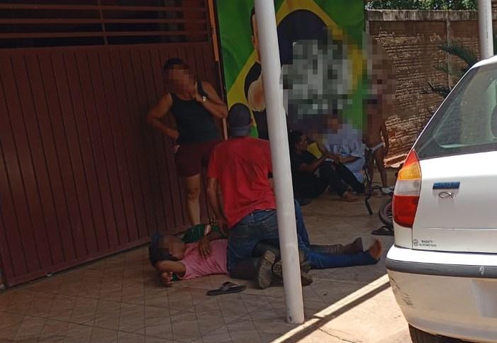 Homem com tornozeleira eletrônica é contido por vizinhos ao tentar invadir casa da ex-mulher na Vila Piloto em Três Lagoas