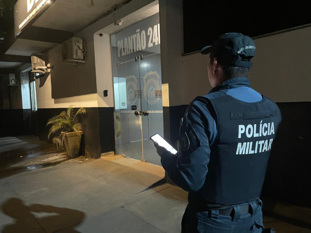 Homem se Irrita ao Descobrir que Ex-esposa Consumia Bebidas Alcoólicas e Caso Vai Parar na Polícia Homem se Irrita ao Descobrir que Ex-esposa Consumia Bebidas Alcoólicas e Caso Vai Parar na Polícia