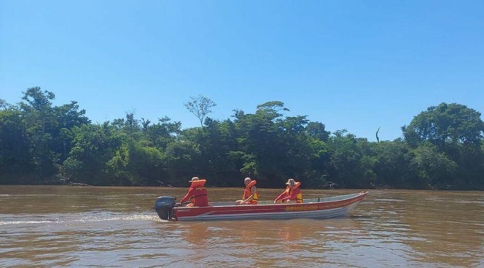 Jovem morre afogado durante confraternização em rio de Iguatemi Jovem morre afogado durante confraternização em rio de Iguatemi