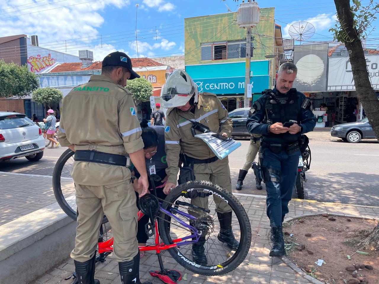 Jovem Tem Bicicleta Apreendida Após Empiná-la na Avenida Antônio Trajano