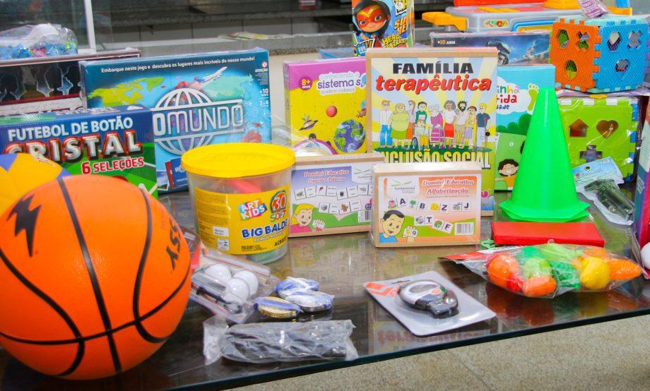Mais de 4 mil brinquedos são entregues para serviços de assistência social em Três Lagoas