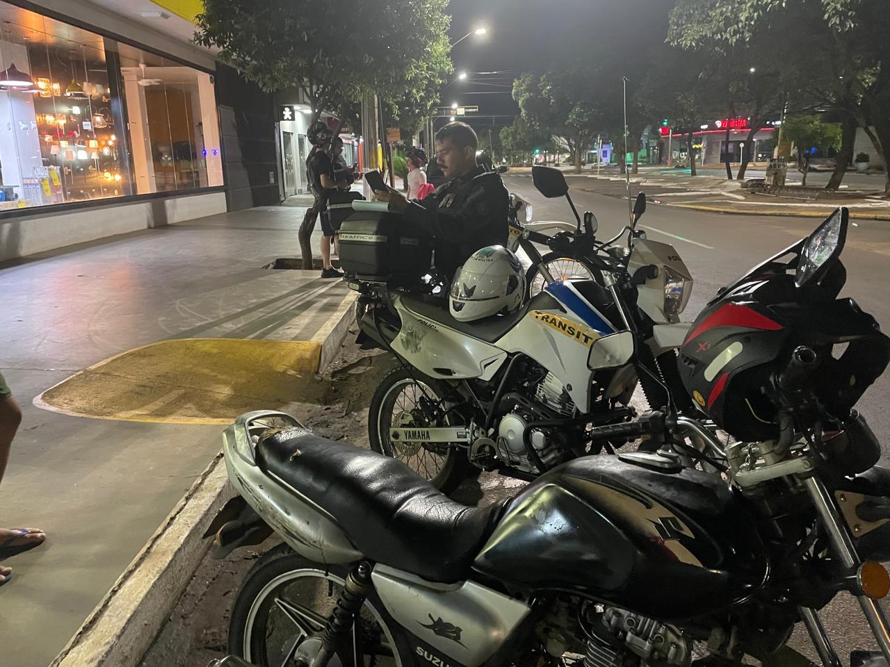 PM intensifica fiscalização contra motos “barulhentas” e além de multas, apreende motos na Avenida Capitão Olinto Mancine no Centro de Três Lagoas 