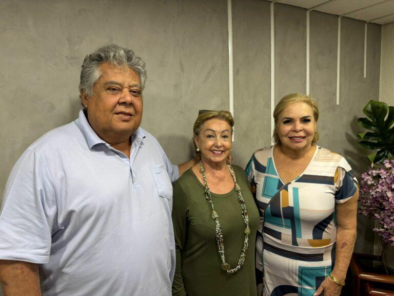Toninha Campos recebe diretores do Lar do idosos, que lançam campanha para arrecadar fraldas Toninha Campos recebe diretores do Lar do idosos, que lançam campanha para arrecadar fraldas
