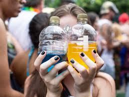 Bebum de plantão, moderação na cachaça! Dicas para sobreviver ao Carnaval sem ressaca Bebum de plantão, moderação na cachaça! Dicas para sobreviver ao Carnaval sem ressaca