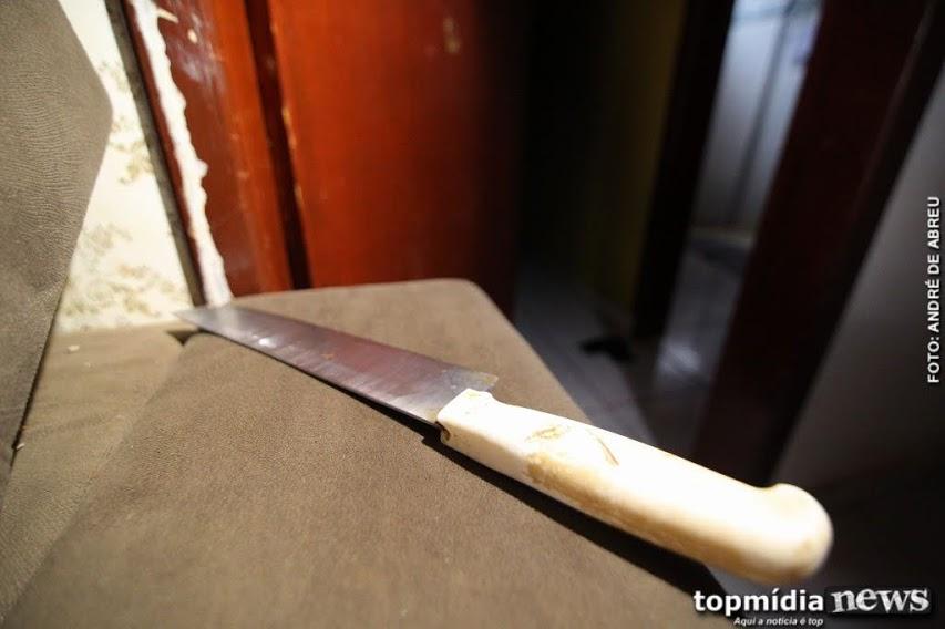 Briga de casal termina com mulher esfaqueando marido em Três Lagoas Briga de casal termina com mulher esfaqueando marido em Três Lagoas