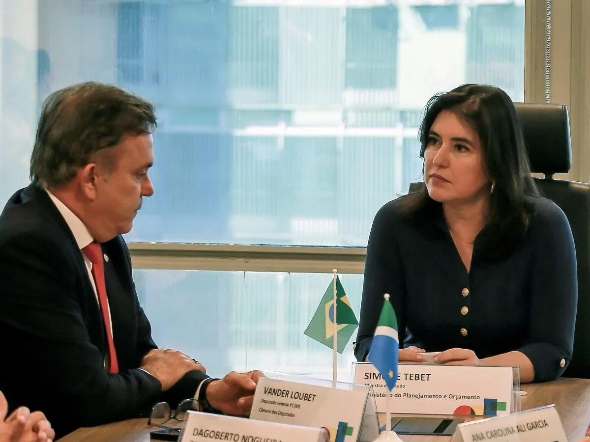 Deputado não enxerga Simone Tebet como ameaça à candidatura ao Senado Deputado não enxerga Simone Tebet como ameaça à candidatura ao Senado