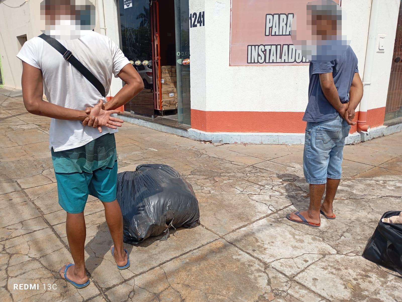 Em Três Lagoas, PM intervém em supermercado na Lapa para conter incômodos e ameaças aos clientes Em Três Lagoas, PM intervém em supermercado na Lapa para conter incômodos e ameaças aos clientes
