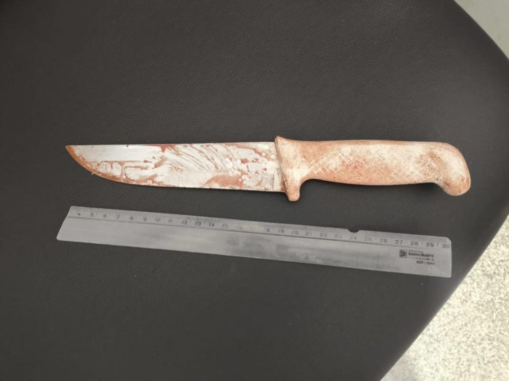 Esfaqueamento quase acaba em morte e homem é socorrido em estado gravíssimo em Selvíria-MS Esfaqueamento quase acaba em morte e homem é socorrido em estado gravíssimo em Selvíria-MS