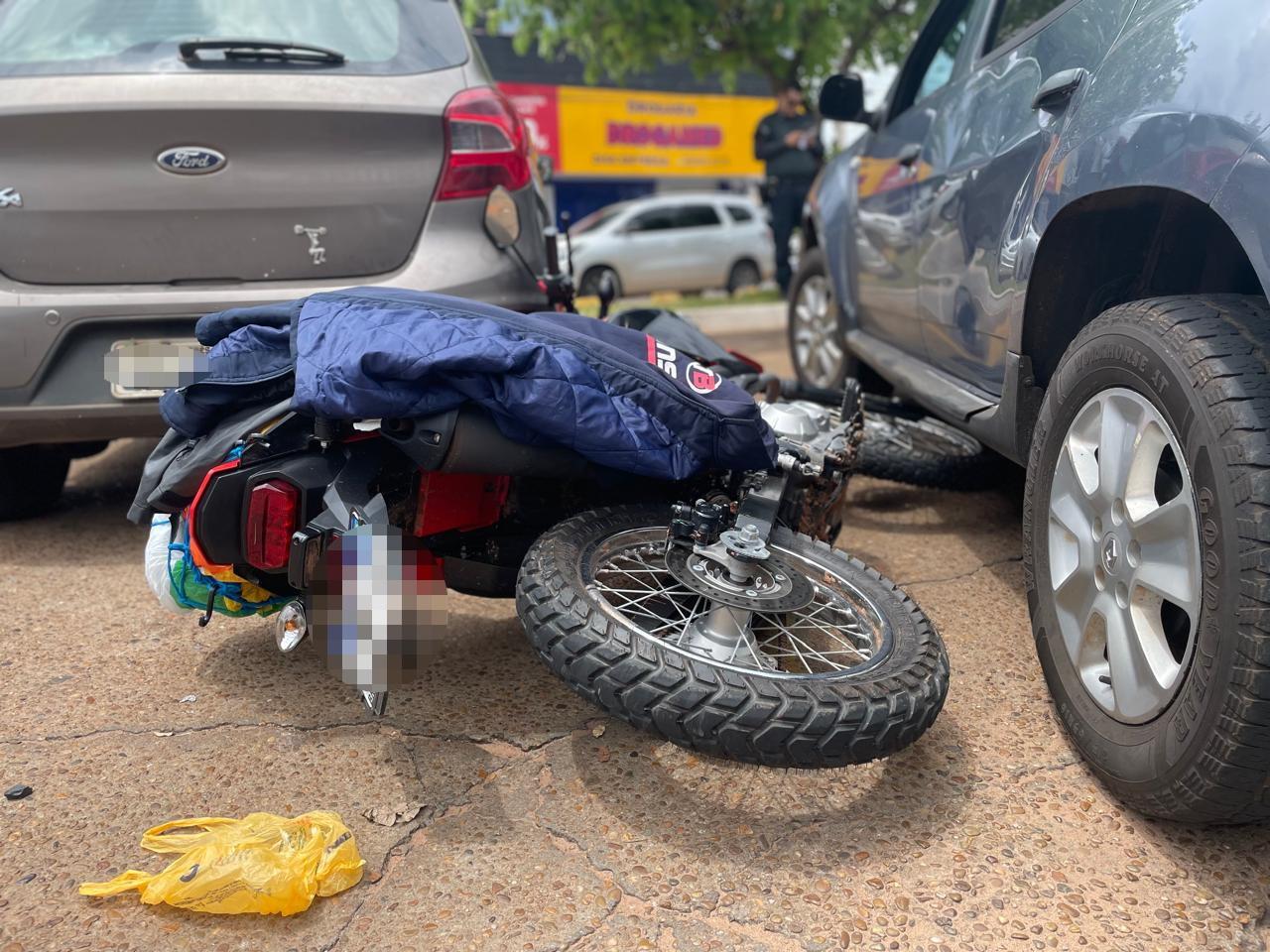 Motociclista alega ter sido “fechado” em acidente na Avenida Filinto Müller no centro de Três Lagoas 