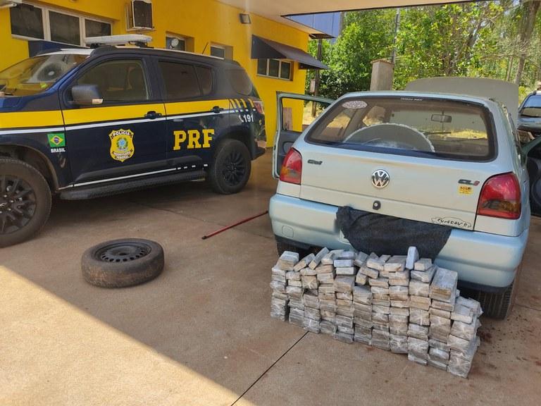 “Gol da Maconha”: PRF apreende 96 Kg de drogas em Três Lagoas “Gol da Maconha”: PRF apreende 96 Kg de drogas em Três Lagoas