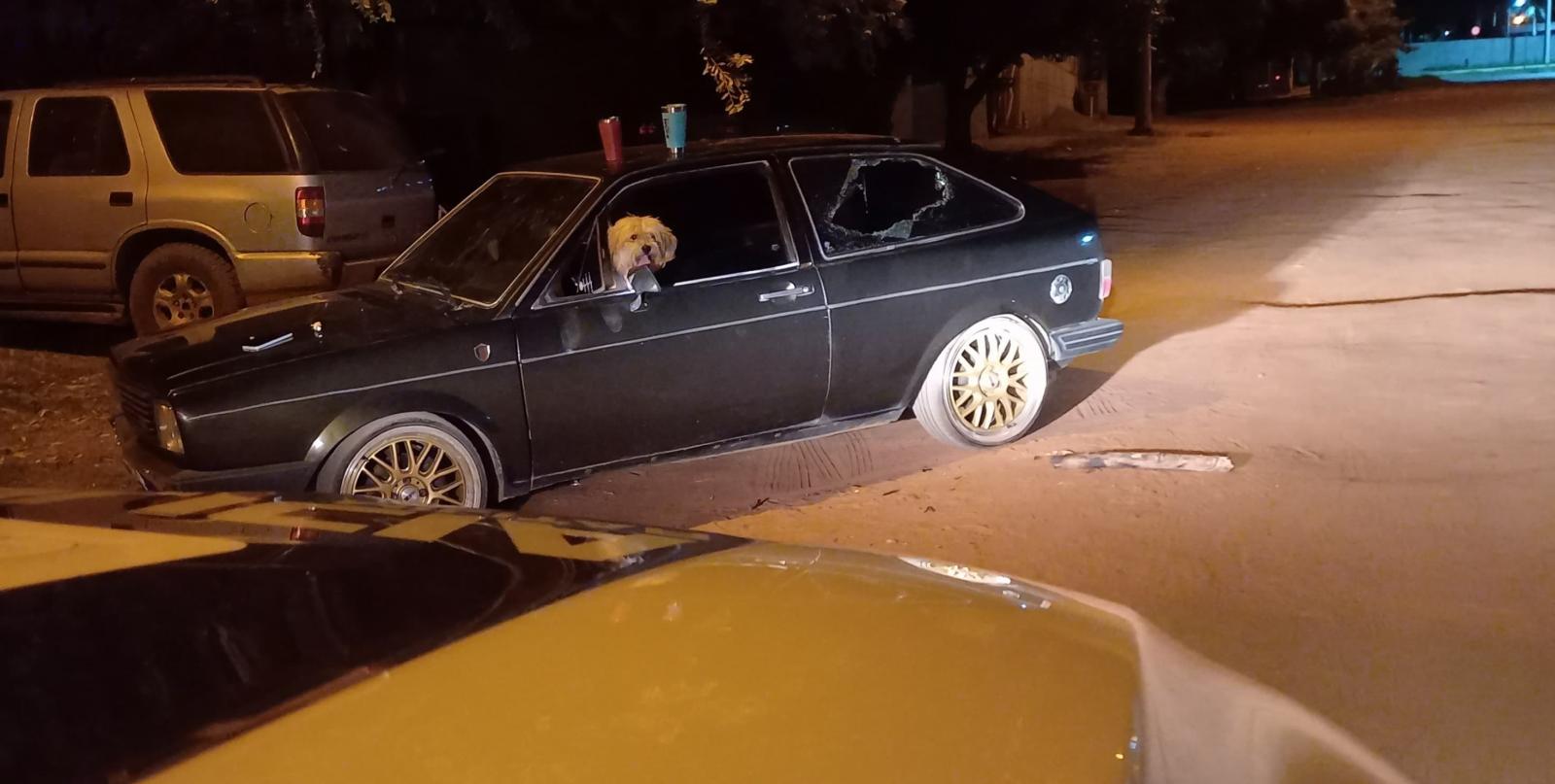 Noite de terror: homem armado com faca quebra vidro do carro e ainda agride companheira e filhos em Três Lagoas Noite de terror: homem armado com faca quebra vidro do carro e ainda agride companheira e filhos em Três Lagoas