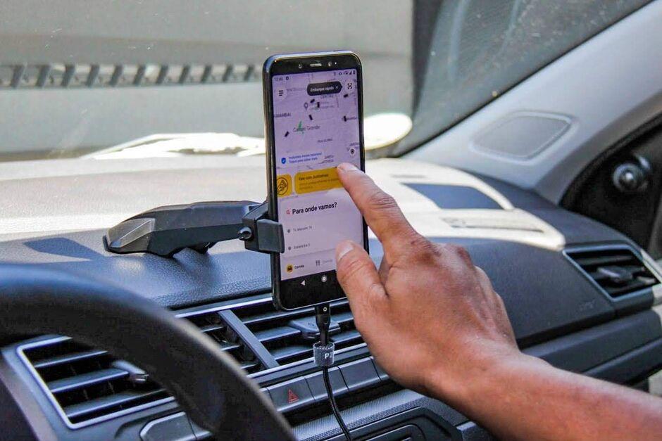 Passageira expõe motorista de aplicativo após mensagem grosseira em Campo Grande