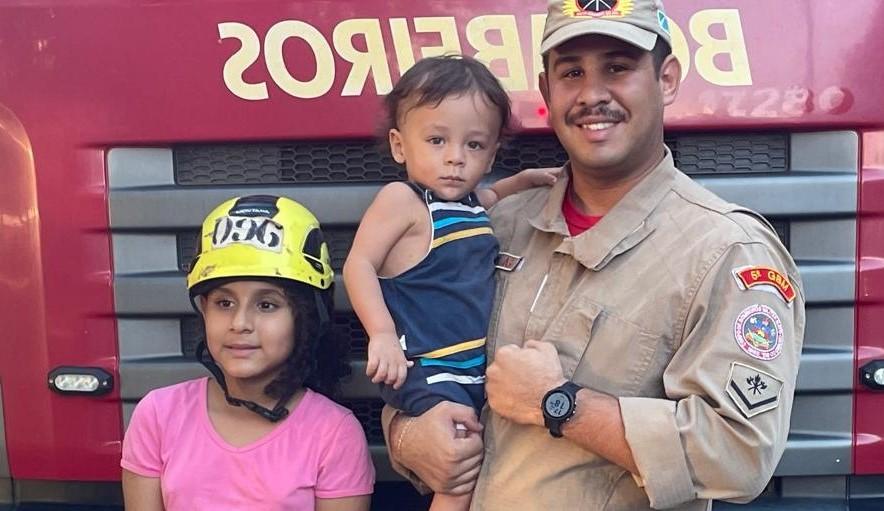 Pequena sonhadora: Bombeiros realiza o sonho de menina de 9 anos em Três Lagoas Pequena sonhadora: Bombeiros realiza o sonho de menina de 9 anos em Três Lagoas