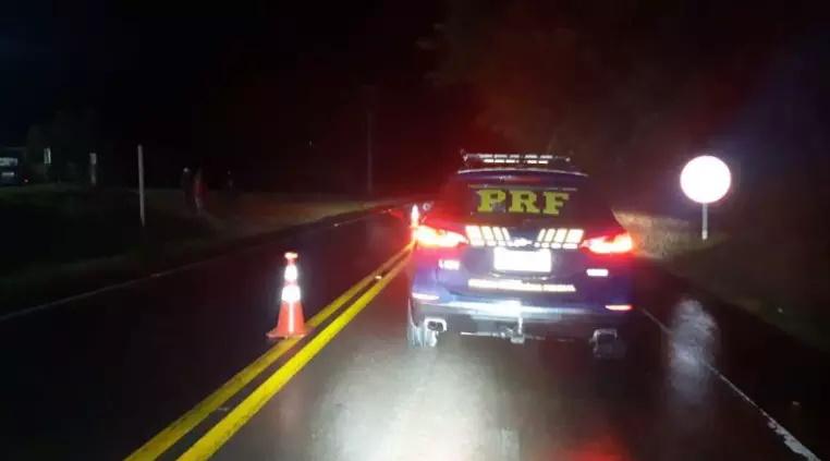 Bêbado, motorista foge de acidente em Campo Grande e bate em viatura da PRF na BR-163