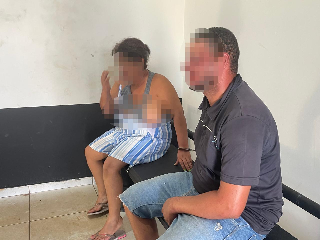 Casal armado com faca agride policiais e faz ofensas racistas em terminal rodoviário de Três Lagoas