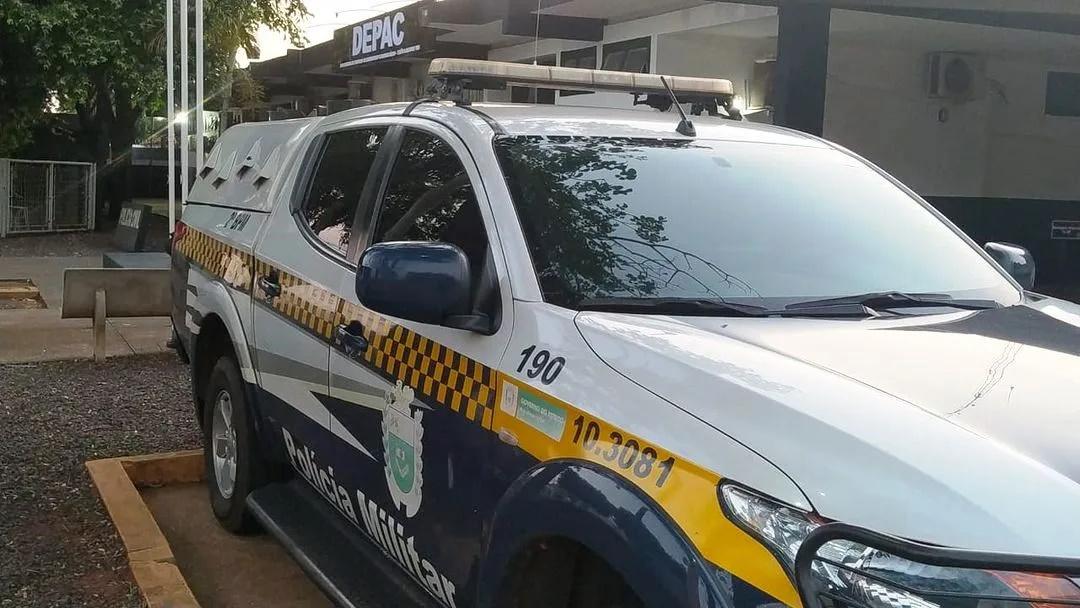 Deu ruim e chamou o pai: Motociclista foge a pé após acidente em Três Lagoas e tenta resolver na conversa Deu ruim e chamou o pai: Motociclista foge a pé após acidente em Três Lagoas e tenta resolver na conversa
