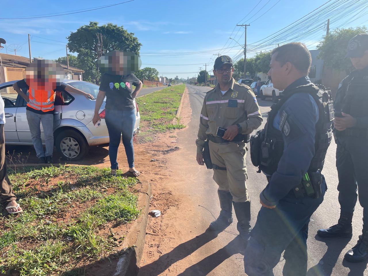 Motociclista fica ferido após colisão com carro no Jardim Alvorada, em Três Lagoas