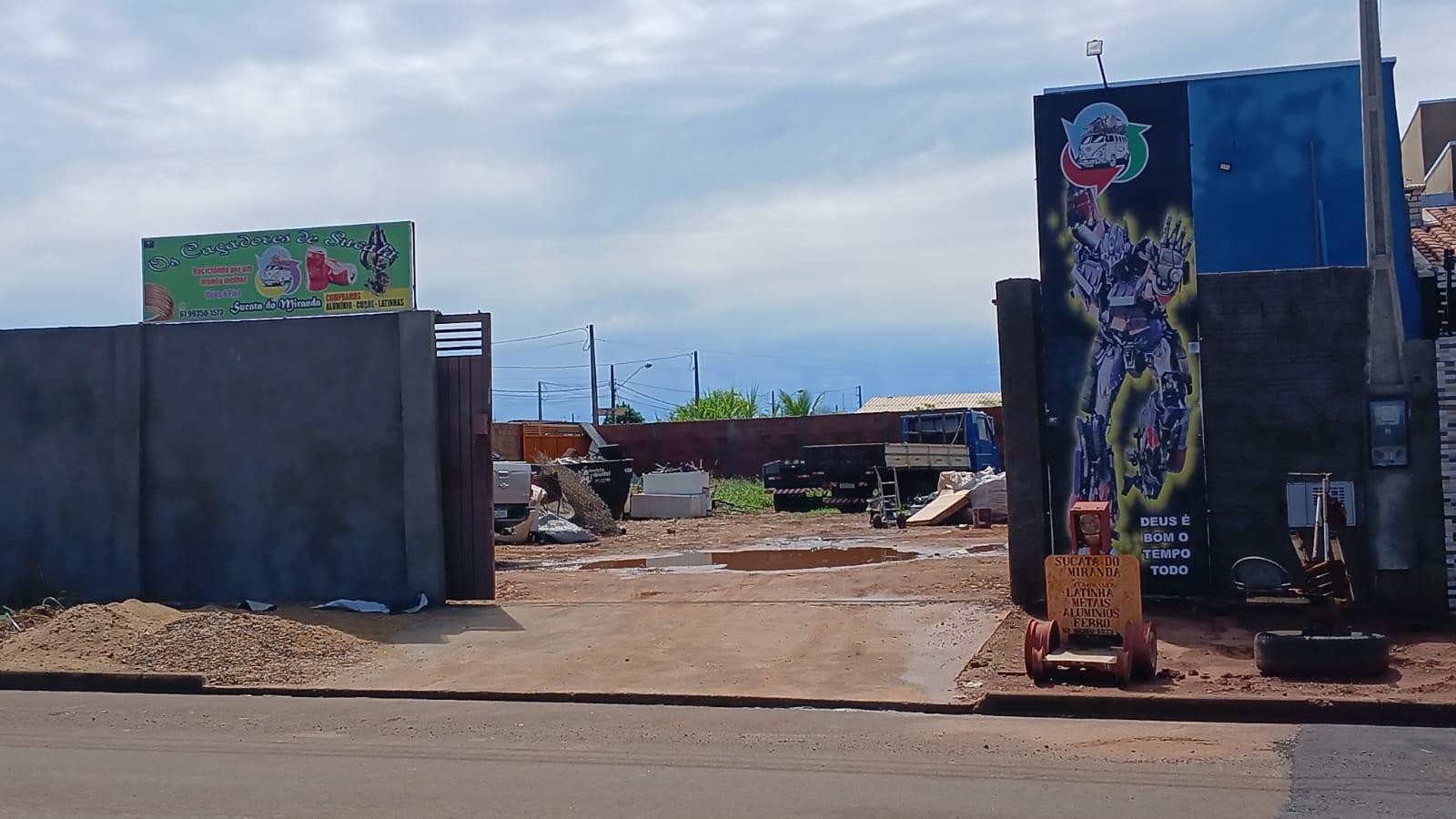 Não jogue suas latinhas fora: ganhe dinheiro vendendo ao Sucata do Miranda! Eles buscam na sua casa