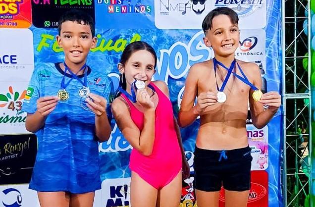 Orgulho Três-Lagoense! Nadadores da SEJUVEL dão show e conquistam 61 medalhas em torneio regional