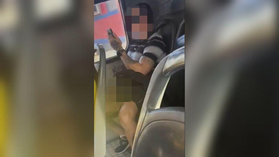 Passageiro é flagrado se masturbando em ônibus de Campo Grande