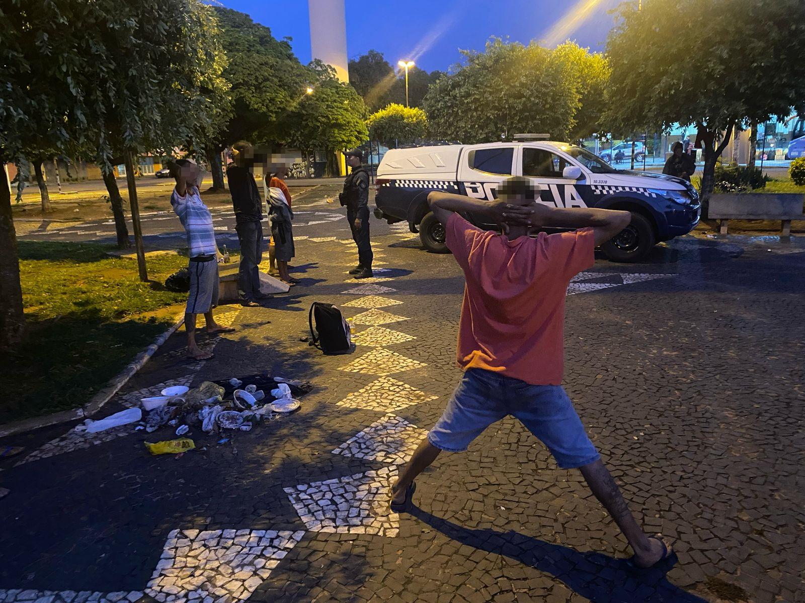 PM intensifica abordagens na rodoviária de Três Lagoas para combater situações de coação; Centro POP oferece acolhimento, mas muitos ainda resistem à ajuda