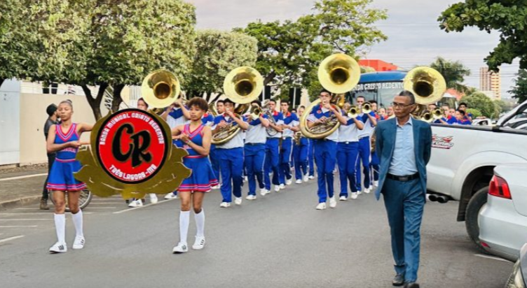 Banda Marcial Cristo Redentor se apresentou na frente do Hospital Auxiliadora em comemoração aos 106 anos da instituição Banda Marcial Cristo Redentor se apresentou na frente do Hospital Auxiliadora em comemoração aos 106 anos da instituição