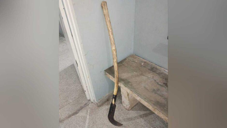 Conselheira tutelar é perseguida e agredida com golpe de foice em Bela Vista-MS Conselheira tutelar é perseguida e agredida com golpe de foice em Bela Vista-MS