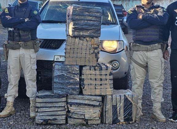 Fuga cinematográfica termina com apreensão de 200 quilos de maconha na BR-262 entre Três Lagoas e Água Clara Fuga cinematográfica termina com apreensão de 200 quilos de maconha na BR-262 entre Três Lagoas e Água Clara