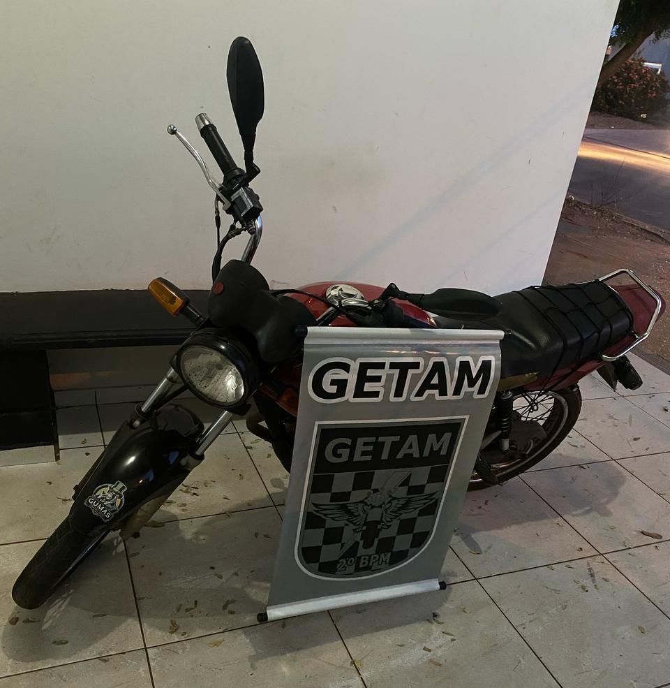 GETAM flagra motociclista chapado e sem CNH no Novo Oeste em Três Lagoas GETAM flagra motociclista chapado e sem CNH no Novo Oeste em Três Lagoas