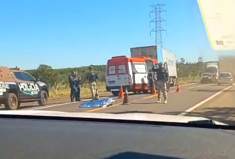 Homem que morreu atropelado por carreta na BR-262 em Três Lagoas é identificado