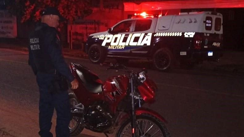 Moto abandonada com sinais de acidente é encontrada em via pública e é apreendida no bairro Vila dos Ferroviários Moto abandonada com sinais de acidente é encontrada em via pública e é apreendida no bairro Vila dos Ferroviários