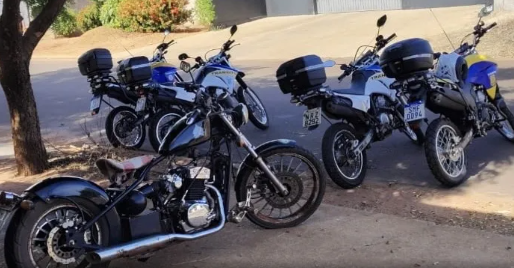 Moto customizada com chassi adulterado e placa trocada é apreendida no Centro de Três Lagoas Moto customizada com chassi adulterado e placa trocada é apreendida no Centro de Três Lagoas