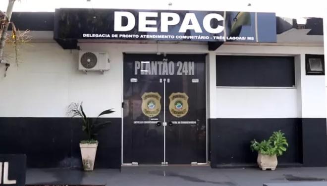 Violência Chocante! Mulher é Brutalmente Espancada ao Chegar no Trabalho Após Discussão em Rede Social, em Três Lagoas Violência Chocante! Mulher é Brutalmente Espancada ao Chegar no Trabalho Após Discussão em Rede Social, em Três Lagoas