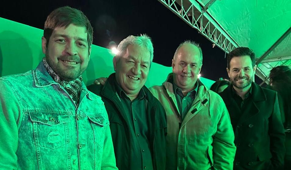 Delegados e autoridades prestigiam show de Bruno & Marrone na Expotrês 2025 em Três Lagoas Delegados e autoridades prestigiam show de Bruno & Marrone na Expotrês 2025 em Três Lagoas