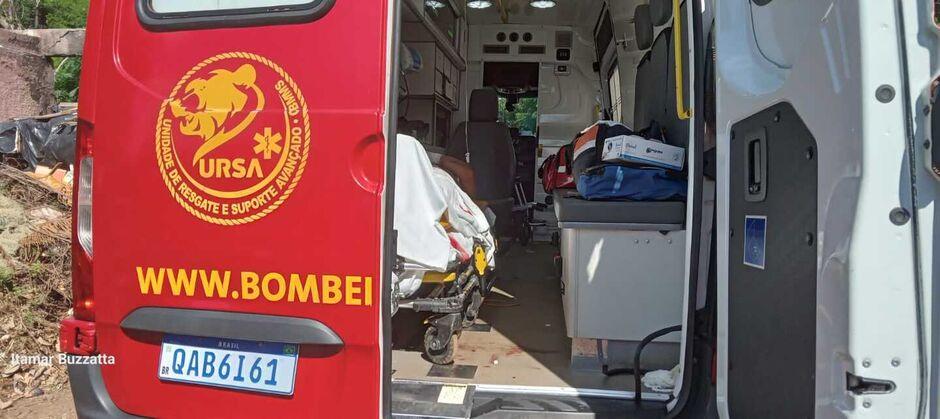 Idoso é perseguido e golpeado com facão em bar de Coxim Idoso é perseguido e golpeado com facão em bar de Coxim