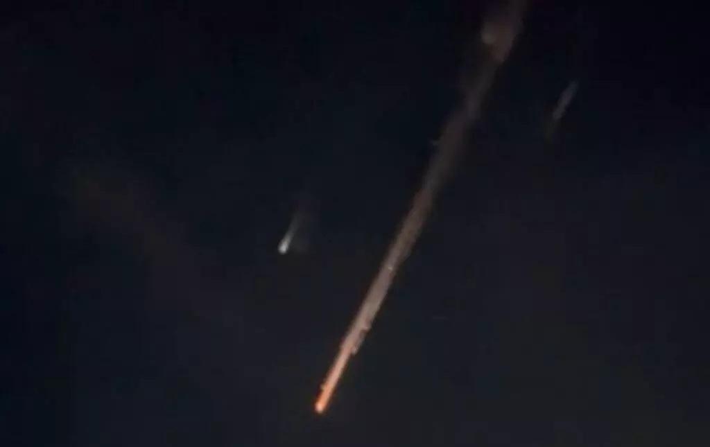 Luz no céu de MS intriga amigos: meteoro, lixo espacial ou ‘sinal de guerra’? Luz no céu de MS intriga amigos: meteoro, lixo espacial ou ‘sinal de guerra’?