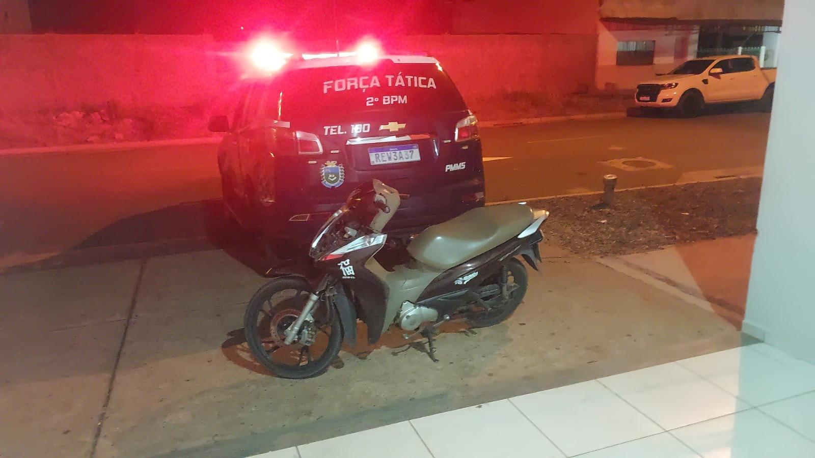 Moto furtada é recuperada pela Força Tática durante patrulhamento da Operação SULMaSSP em Três Lagoas