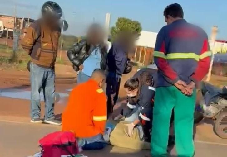 Motociclista colide em BMW durante conversão e é socorrido pelo Samu na BR-262 em Três Lagoas Motociclista colide em BMW durante conversão e é socorrido pelo Samu na BR-262 em Três Lagoas
