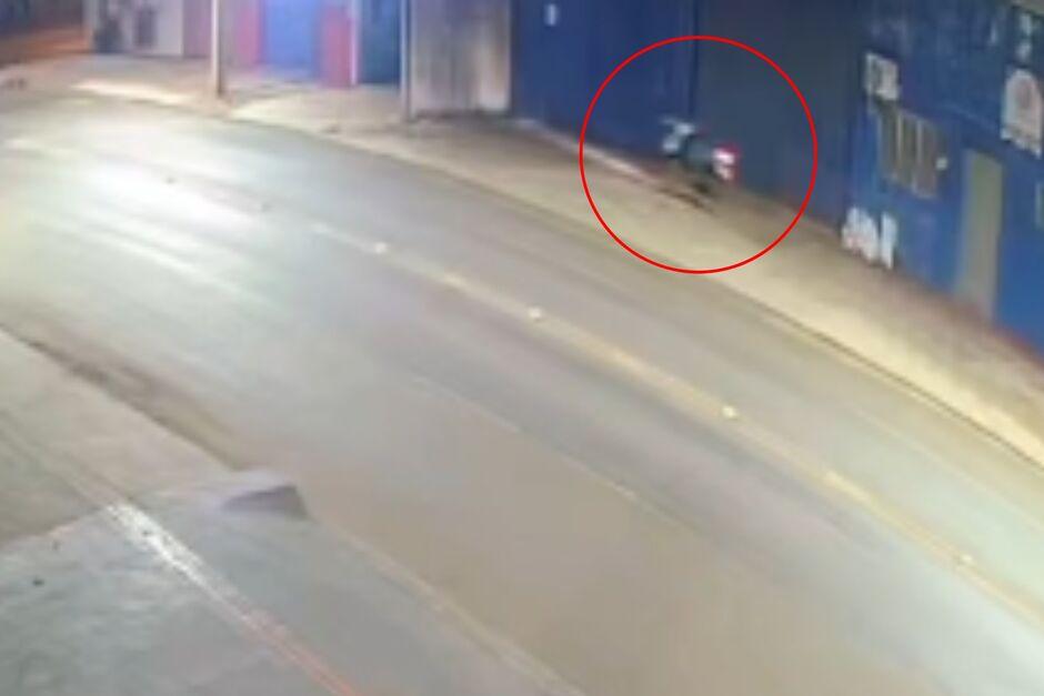 Motociclista morto em Dourados é identificado; câmera registrou batida Motociclista morto em Dourados é identificado; câmera registrou batida