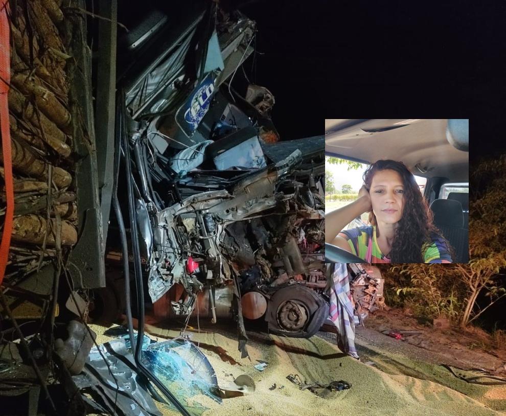 Mulher morre esmagada após carreta sem sinalização provocar colisão violenta na BR 158 Mulher morre esmagada após carreta sem sinalização provocar colisão violenta na BR 158