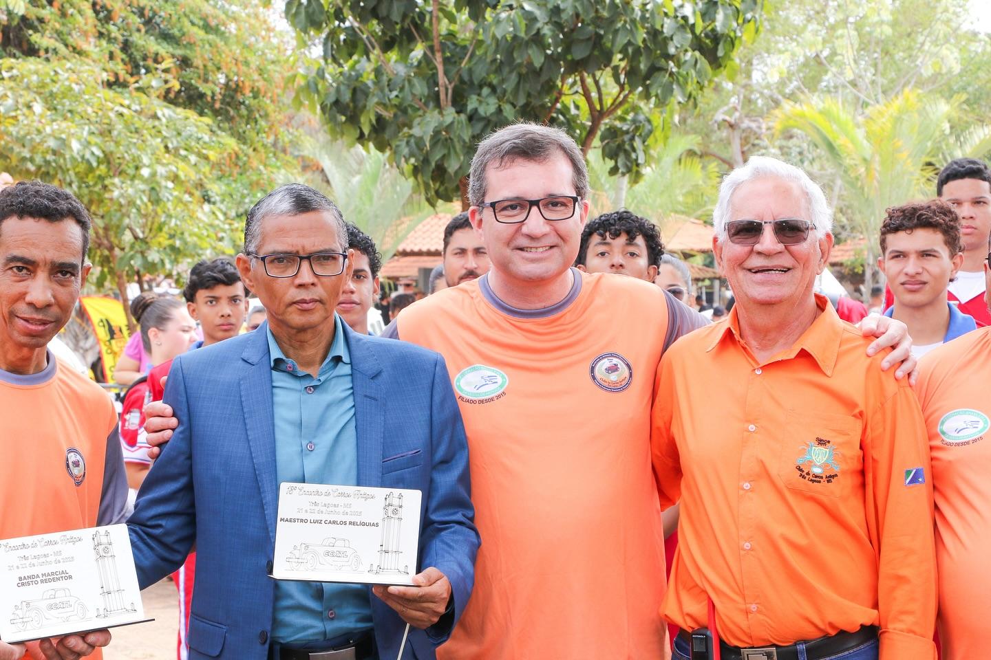 Prefeito Cassiano Maia prestigia evento de carros antigos que reuniu grande público em Três Lagoas Prefeito Cassiano Maia prestigia evento de carros antigos que reuniu grande público em Três Lagoas